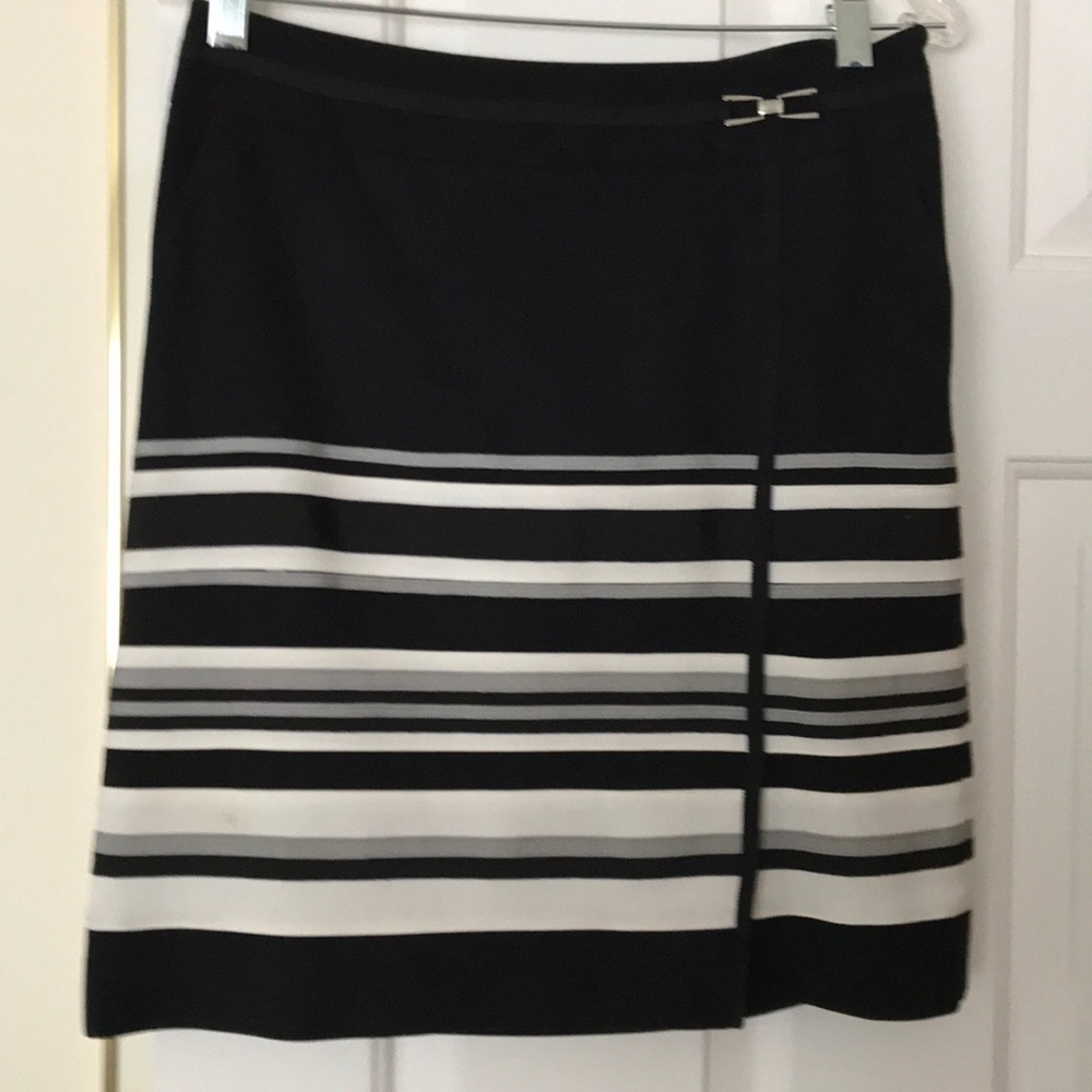 White House Black Market skirt size 0